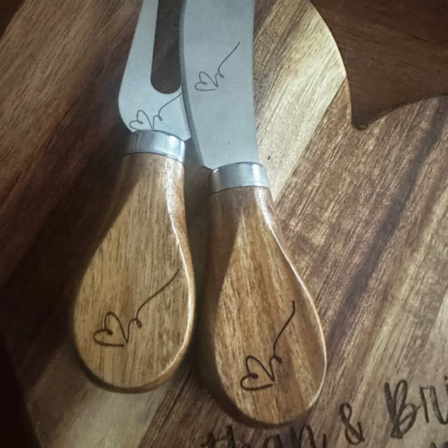 Engraved Acacia Heart Keepsake – Custom Wooden Gift for Love, Marriage & Milestones