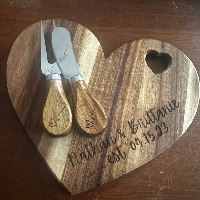 Engraved Acacia Heart Keepsake – Custom Wooden Gift for Love, Marriage & Milestones